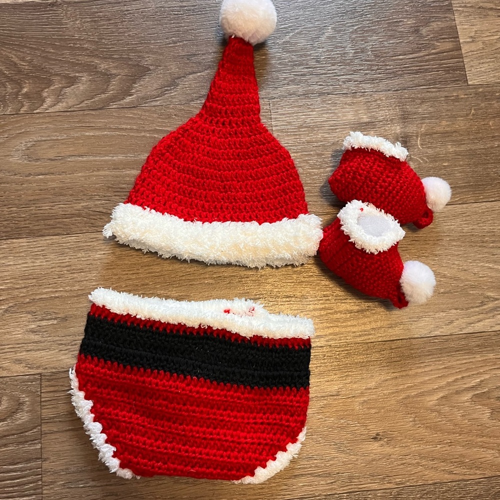 Carter’s Baby Girl Christmas Bundle 🎄 0–3 Months + Newborn Santa Outfit - Picture 7 of 7